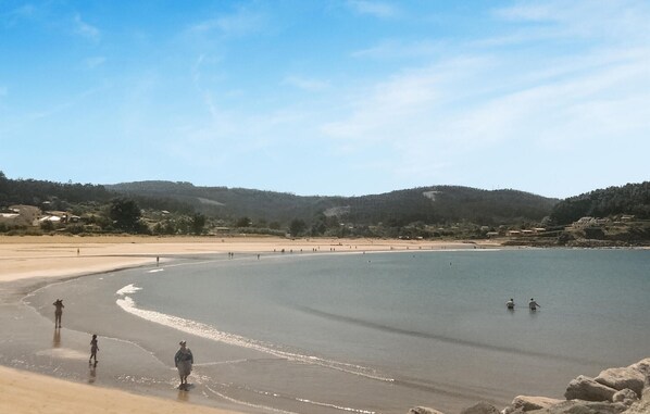 بالقرب من الشاطئ