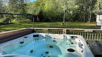 Bain à remous extérieur
