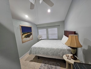 5 bedrooms, desk, iron/ironing board, travel crib