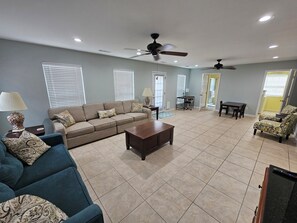 Smart TV - PeachLife in Garden City (Murrells Inlet)