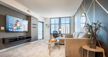 Classy| Mins to DC| Gym l Pool l |Work Space