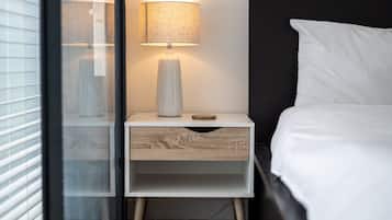 2 bedrooms, iron/ironing board, free internet, bed sheets