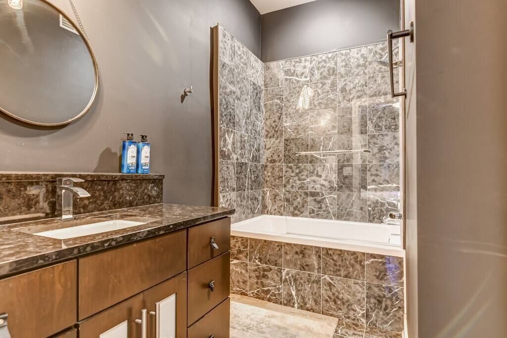 Shower, hair dryer, towels, shampoo