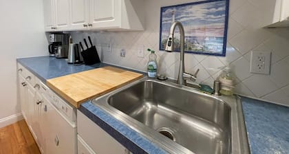 Updated 2 Bed, 1 Bath Village Green Quad