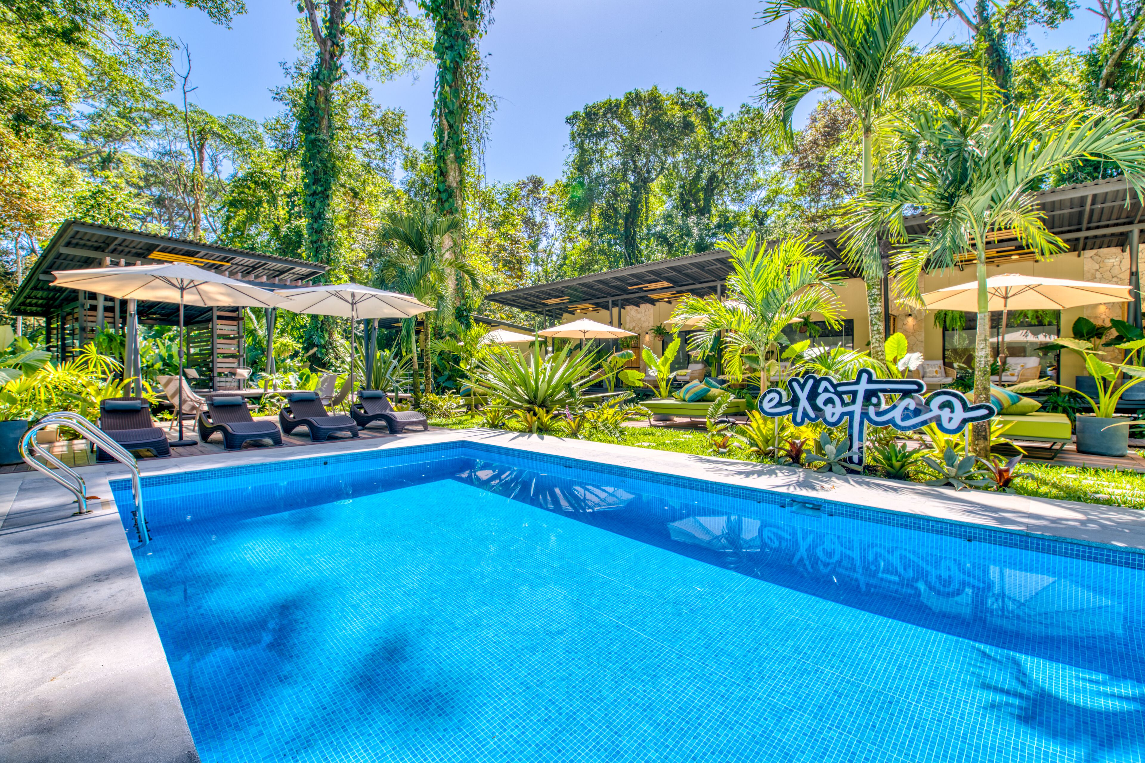 حمّام سباحة خارجي