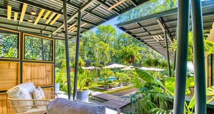 ExĆtico Beach Hotel