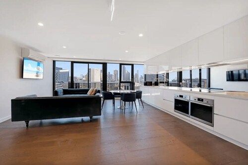 Modern Two Bedroom Apartment in North Melbourne