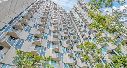 New Boho Sabana Apartment Close to Airports w/ AC