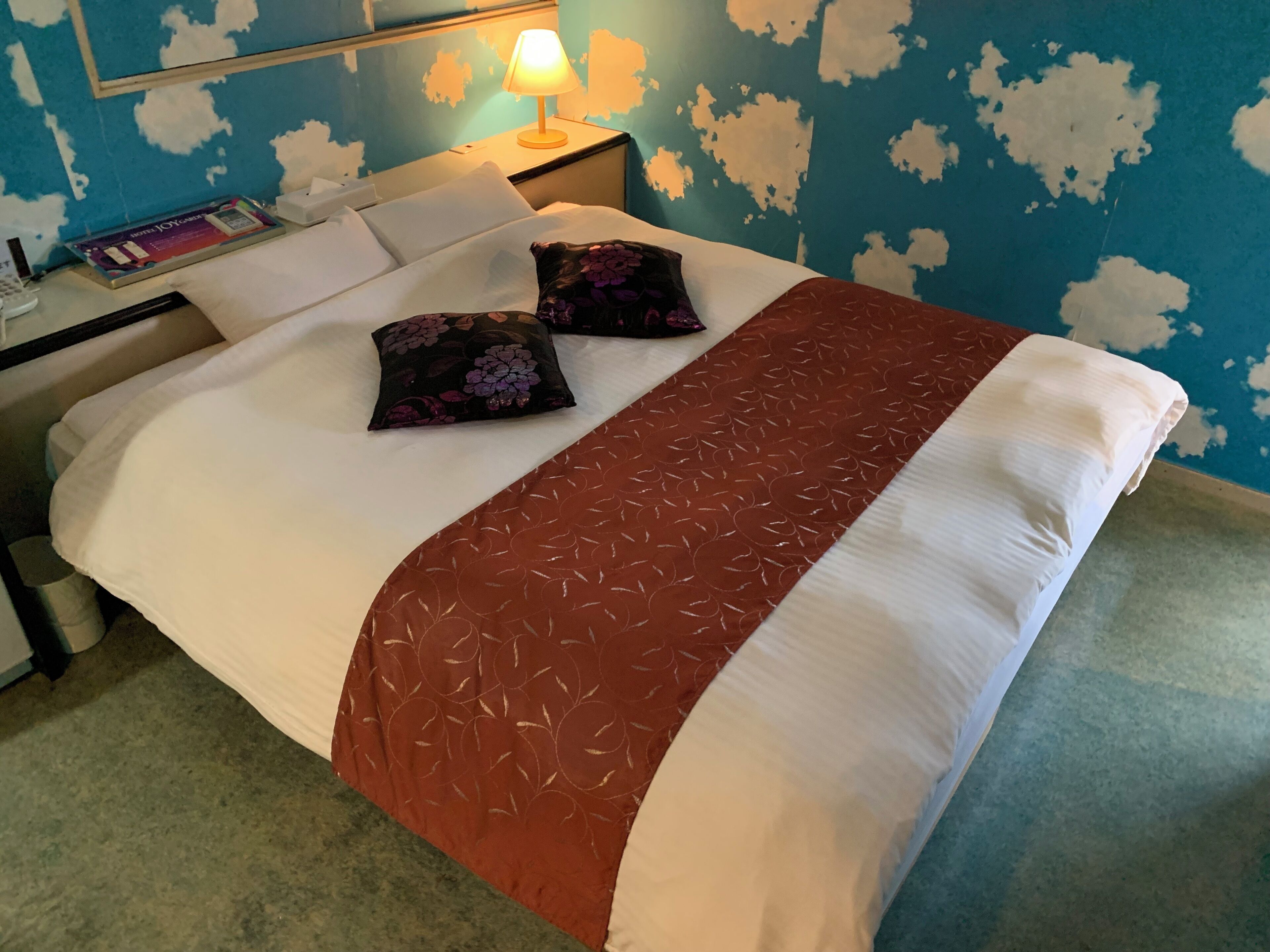 Design Room | Down duvets, minibar, blackout curtains, soundproofing