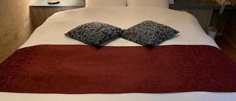 Couette en duvet d'oie, minibar, rideaux occultants