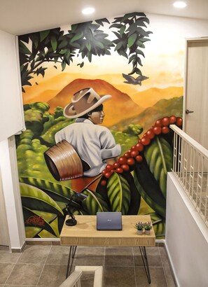 المنشأة من الداخل