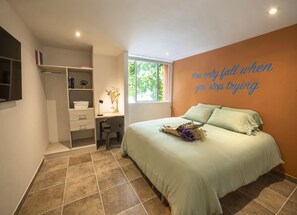 8 عدّة غرف نوم وواي فاي وملاءات أسرّة