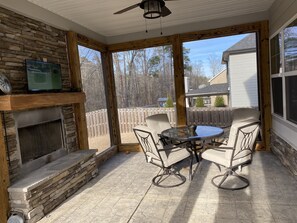 Outdoor dining - Beautiful Masters Week Rental w/hot tub (Martinez)