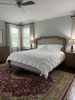 5 chambres, lit de bébé portatif, Wi-Fi, literie fournie