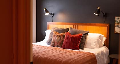 Watts Landing - a city escape