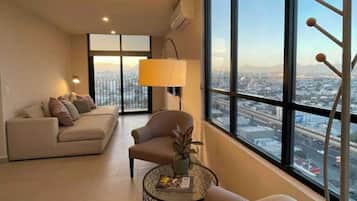 Smart TV, table tennis