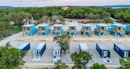 1 Bed | Private Waterfront Tiny Home on Canyon Lake | 1B, Private Waterfront Tiny Home on Canyon Lak