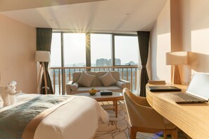 Business-Doppelzimmer, 1 Schlafzimmer | Minibar, Schreibtisch, laptopgeeigneter Arbeitsplatz