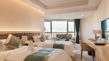 City Twin Room, 1 Bedroom | 1 bedroom, minibar, desk, laptop workspace