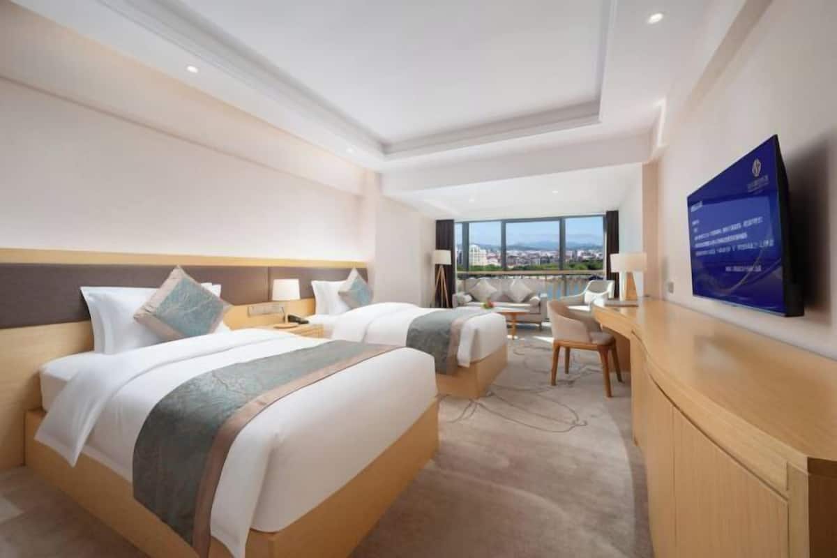 1 bedroom, minibar, desk, laptop workspace