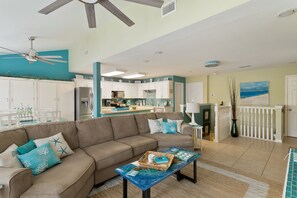 Smart TV, fireplace, video games, DVD player - Pristine, Dog Friendly Island Home with 100% Green Energy! 1/2 Block to Beach! (South Padre Island)