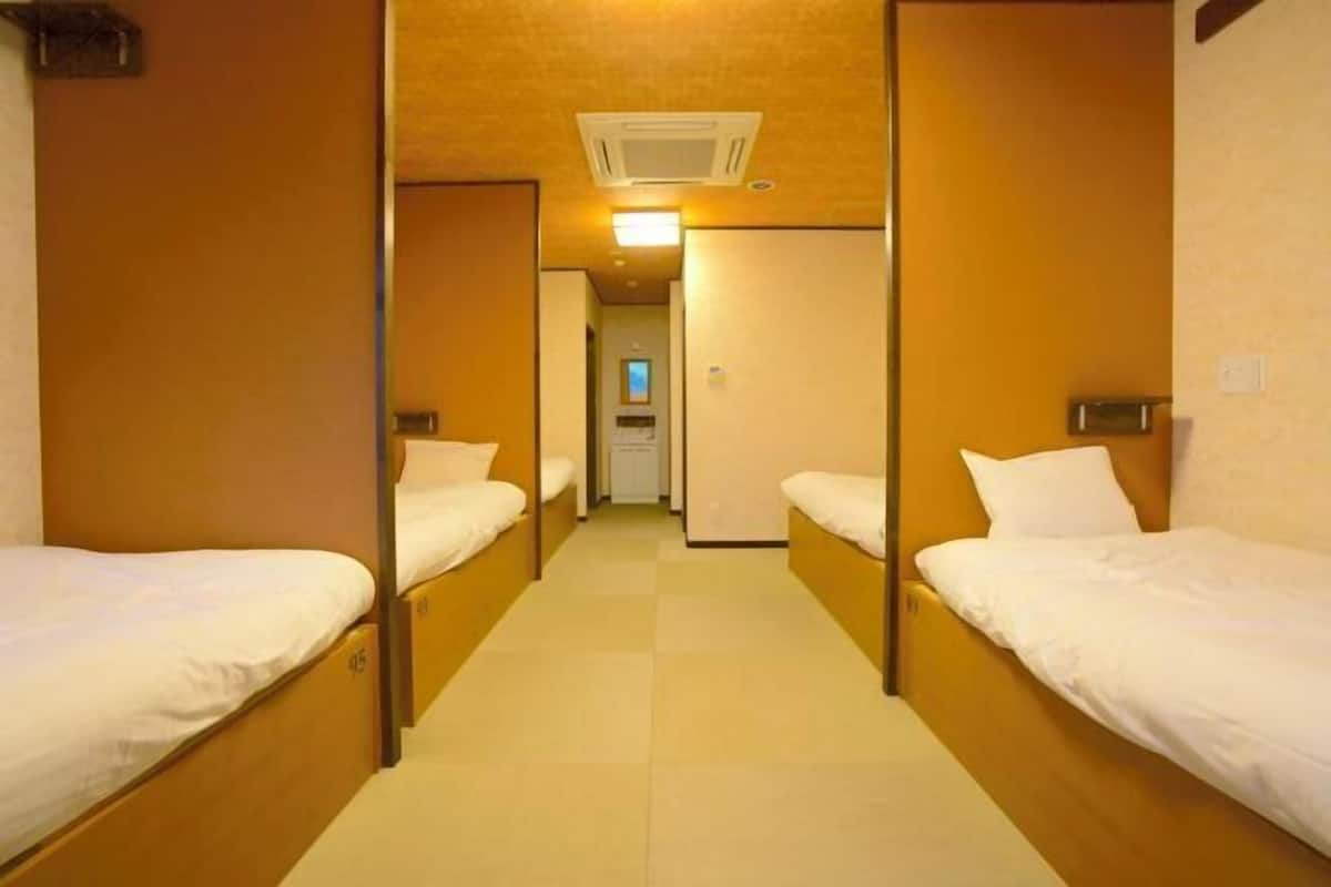 Caixa forta a l'habitació, wifi gratuïta i roba de llit