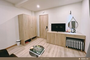 Habitación básica doble, no fumadores, baño privado | 1 dormitorio, ropa de cama de alta calidad, edredones de plumas