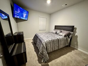 3 dormitorios, tabla de planchar con plancha, wifi gratis y ropa de cama