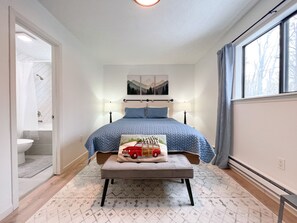 3 多间卧室、办公桌、免费 WiFi、床单