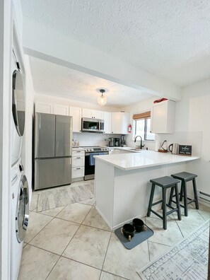 冰箱、微波炉、烤箱、洗碗机