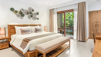 Suite Garden View with daily Golden Hour Cocktails | Egyptian cotton sheets, premium bedding, minibar, iron/ironing board