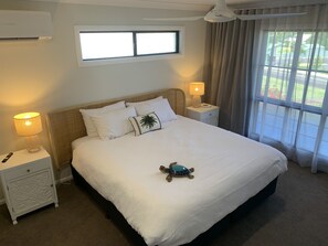 5 bedrooms, iron/ironing board, free WiFi, bed sheets
