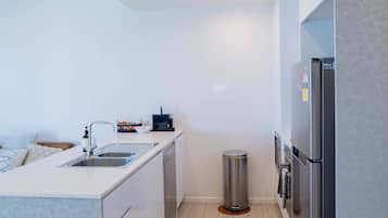 Fridge, microwave, oven, dishwasher