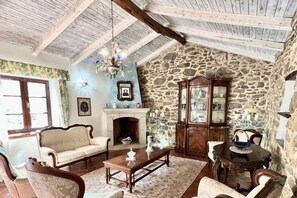 Télévision, cheminée