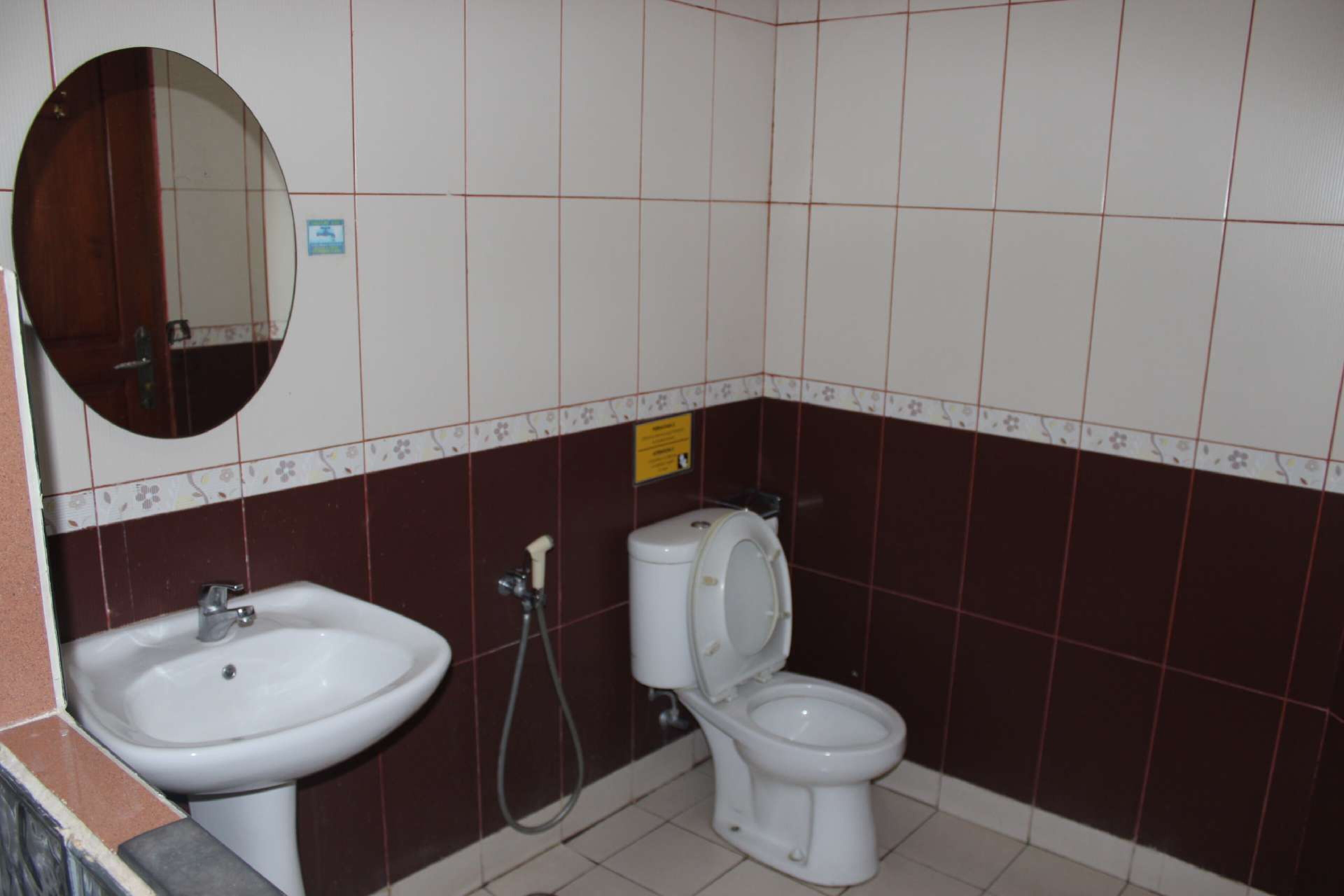 studio suite | bathroom | slippers, towels, soap, shampoo