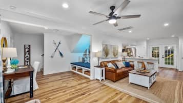 Älytelevisio, takka, kirjoja