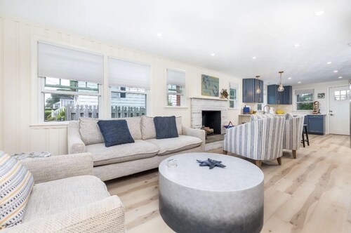 Fully Updated Cornfield Point Beach House, Old Saybrook, CT