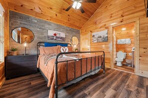 2 bedrooms, desk, iron/ironing board, free WiFi