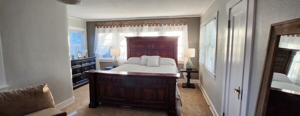 2 bedrooms, desk, free WiFi, bed sheets