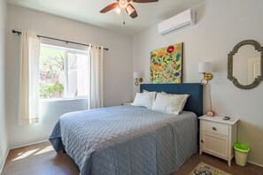 1 bedroom, WiFi, bed sheets - Tucson's Catalina Foothills Casita - Quails Nest - Beautiful Mountain Views! (Tucson)