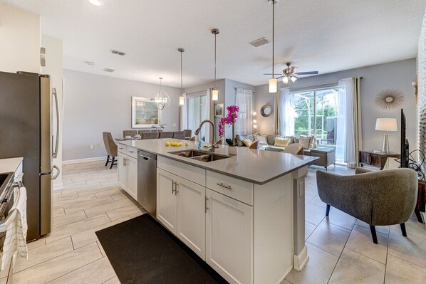 Interior - Stylish Home 4br Priv Pool Bbq Golf Country Club Waterpark (Four Corners)