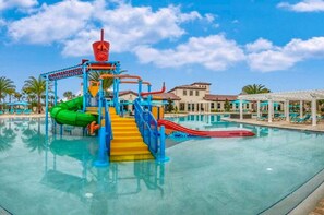 A heated pool - Stylish Home 4br Priv Pool Bbq Golf Country Club Waterpark (Four Corners)