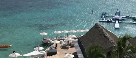 52-inch Smart TV with cable channels, TV, Netflix