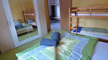 1 bedroom, free WiFi, bed sheets