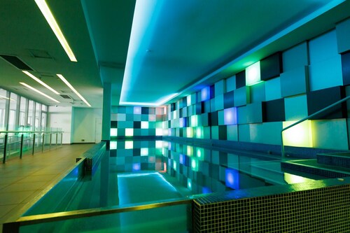 Stylish 3 BR Apartment in The Heart of Darwin CBD with Pool