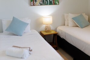 3 bedrooms, desk, iron/ironing board, free WiFi