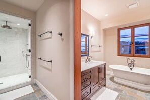 Condo, 4 Bedrooms | Bathroom | Towels, shampoo - Villas At Cortina Penthouse 10 4 Bedroom Condo by Alpine Lodging Telluride (Telluride)