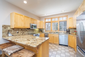 Townhome, 3 Bedrooms | Private kitchen - Aspen Ridge 4 3 Bedroom Townhouse by Alpine Lodging Telluride (Telluride)