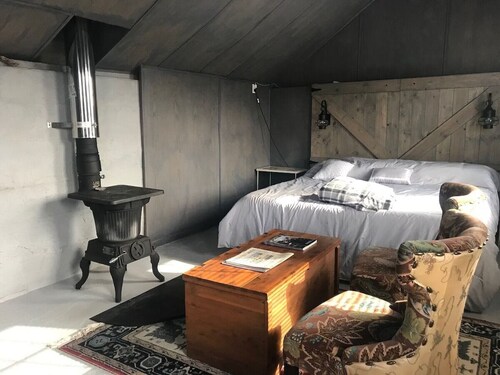 THE CABIN AT THE RANCH, AKA THE LOVE SHACK - PRIVATE, CLOSE TO GALENA