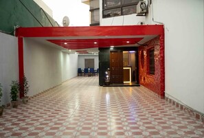 Front of property - Diamond Lodge karachi (Karachi)